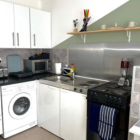 Crescent Apartment - Modern 1 Bedroom First Floor Goodmayes 外观 照片
