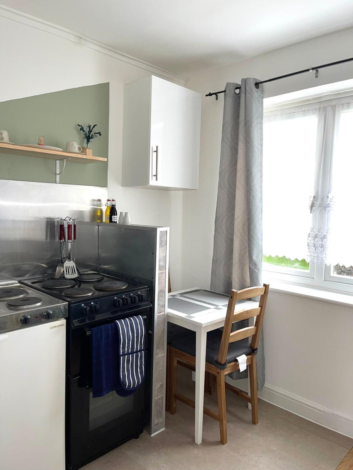 Crescent Apartment - Modern 1 Bedroom First Floor Goodmayes 外观 照片