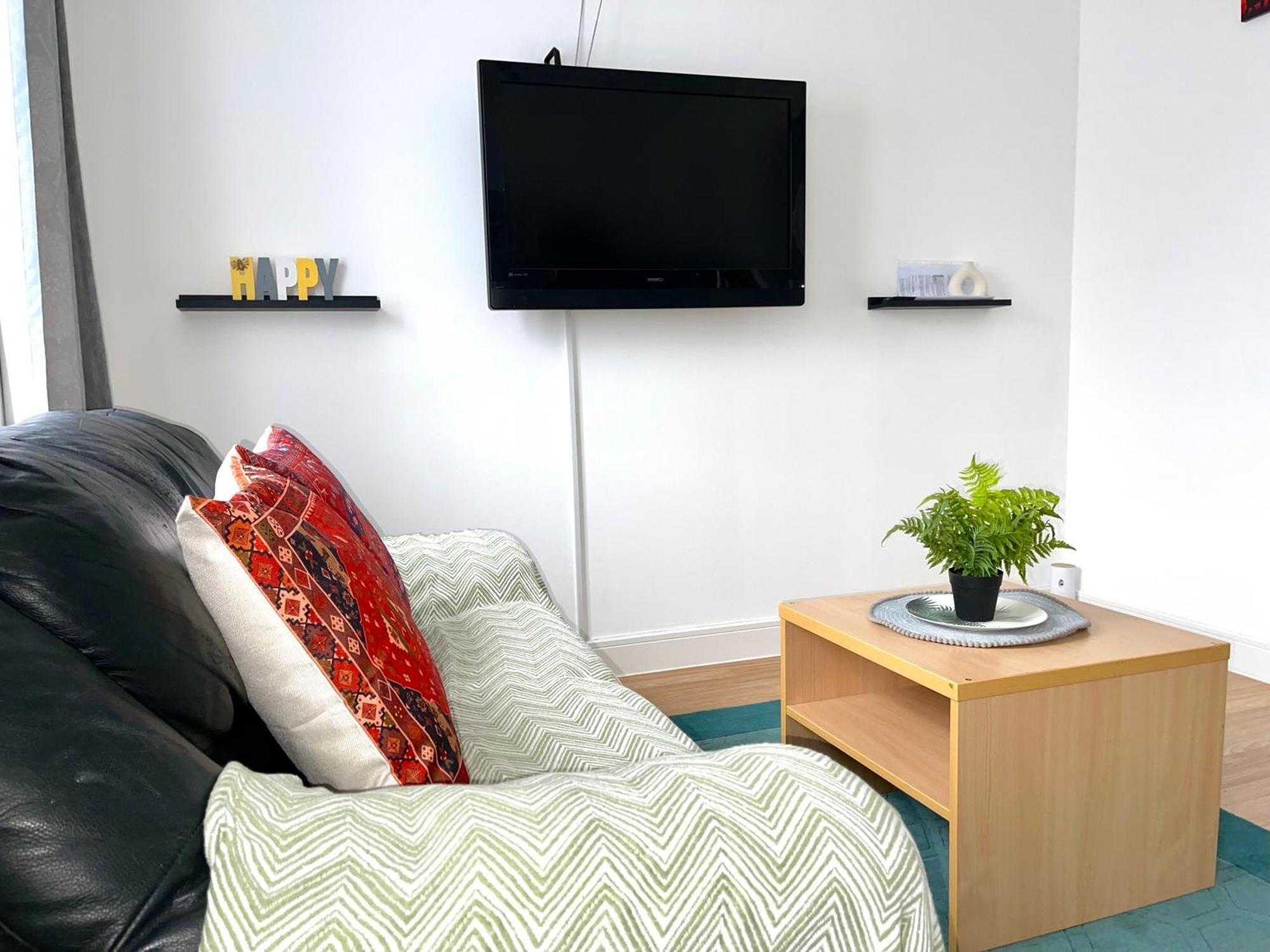 Crescent Apartment - Modern 1 Bedroom First Floor Goodmayes 外观 照片